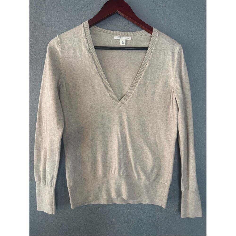 Banana Republic Women's V-Neck Sweater in Light Beige 100% Cotton